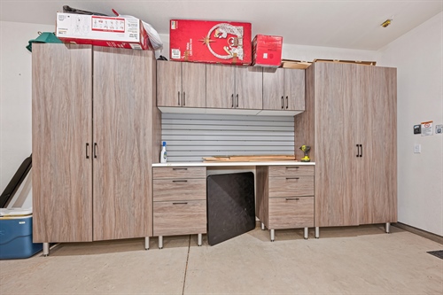 4121 Trinity Alps Way Roseville CA 95747 garage cabs gr50