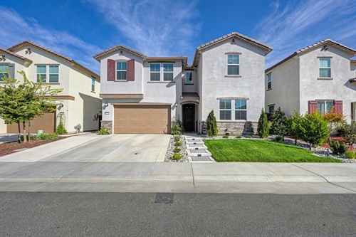 4121 Trinity Alps Way Roseville CA 95747 exterior far back day gr3