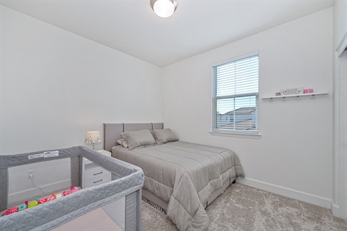 4121 Trinity Alps Way Roseville CA 95747 jr. suite gr37