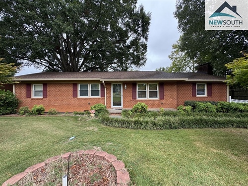 759 S 8th St,  Mebane, NC 27302