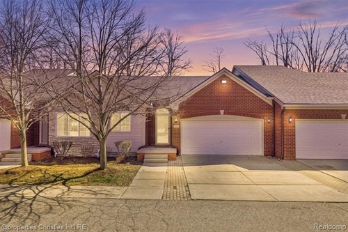 30674 Ardmore Ct,  Novi, MI 48377