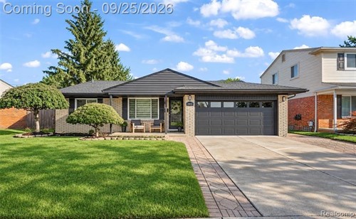 29510 Lyndon St,  Livonia, MI 48154