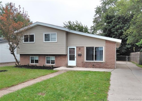 30933 Grandview Ave,  Westland, MI 48186