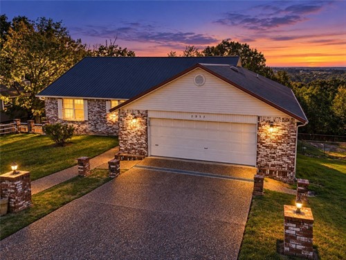 2557 N Karyn Ave,  Fayetteville, AR 72703
