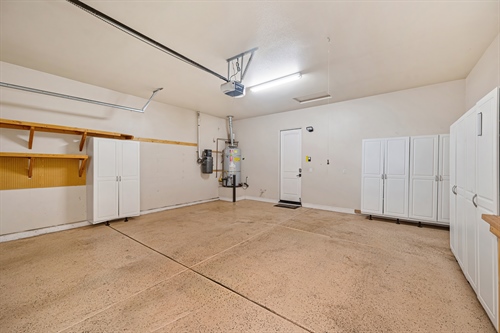 4095 Kingsbarns Drive Roseville CA 95747 2-car garage with cabs gr95