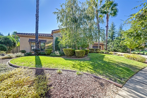 4095 Kingsbarns Drive Roseville CA 95747 exterior grass gr12