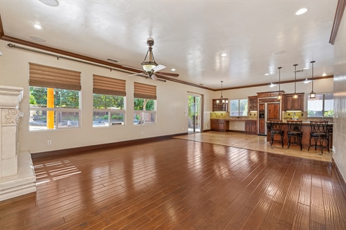 4095 Kingsbarns Drive Roseville CA 95747 great room facing windows gr35