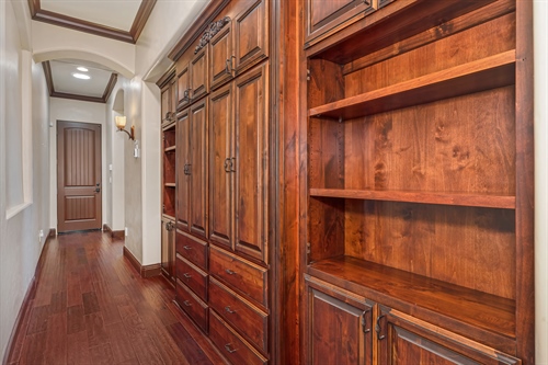 4095 Kingsbarns Drive Roseville CA 95747 hall linen closet gr60