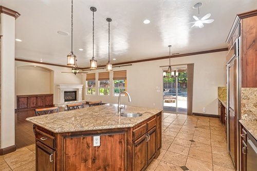 4095 Kingsbarns Drive Roseville CA 95747 great room from island gr49