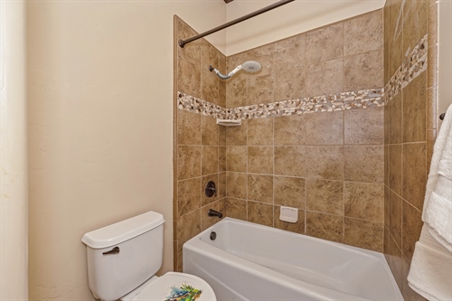 4095 Kingsbarns Drive Roseville CA 95747 jr. suite tub:shower gr69
