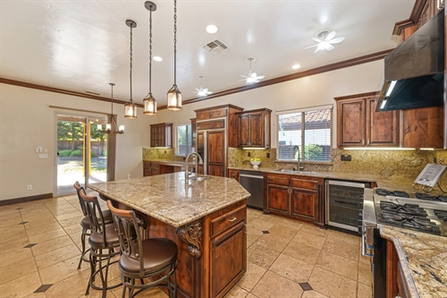 4095 Kingsbarns Drive Roseville CA 95747 kitchen from door from garage gr51