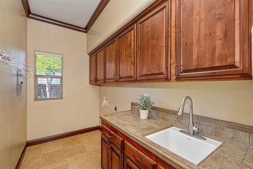 4095 Kingsbarns Drive Roseville CA 95747 laundry gr52