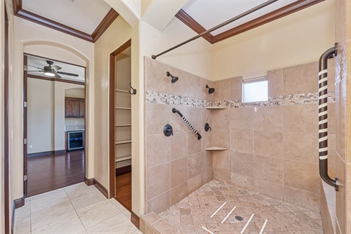 4095 Kingsbarns Drive Roseville CA 95747 primary bath shower gr75