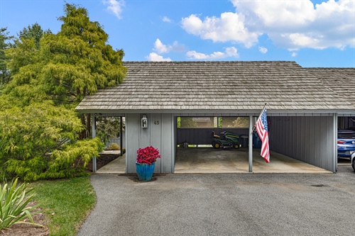 Detached Garage