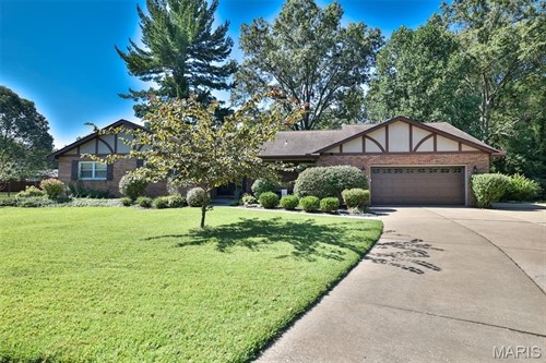 124 Drake Ct,  Edwardsville, IL 62025
