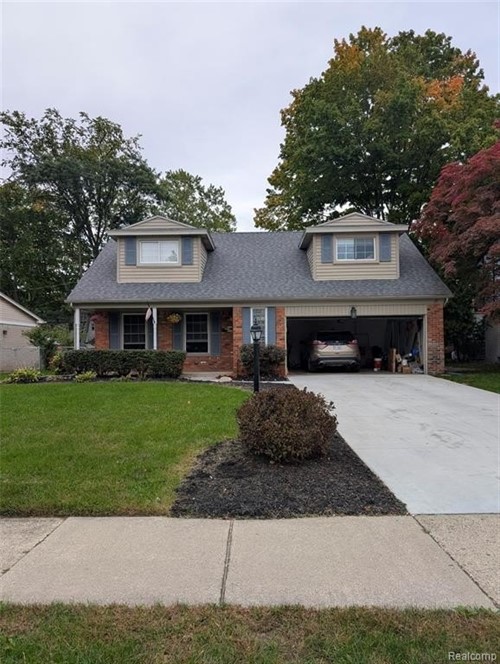 27058 Belmont Ln,  Southfield, MI 48076