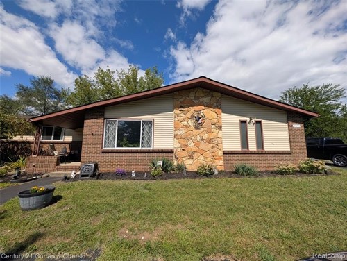 9371 Bennett Lake Rd,  Tyrone Township, MI 48430