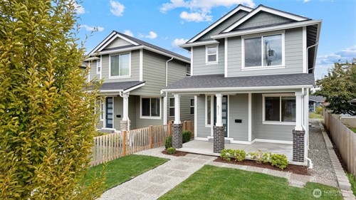 511 15th St SE,  Puyallup, WA 98372