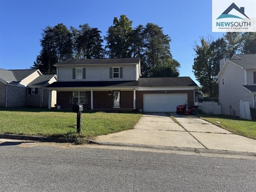 208 Collinswood Ln,  Greensboro, NC 27405