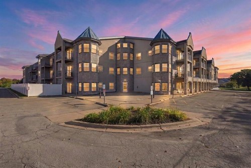2320 Jackson St Unit 216,  Stoughton, WI 53589