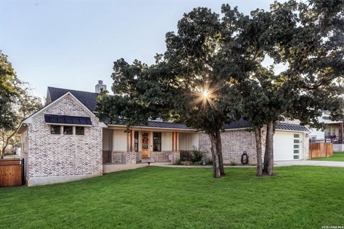 181 W Magnolia Cir,  La Vernia, TX 78121