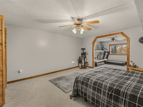 12.7.25 - 439 Spanoaks Dr-49