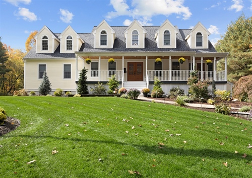 170 Old Farm Rd,  Bridgewater, MA 02324