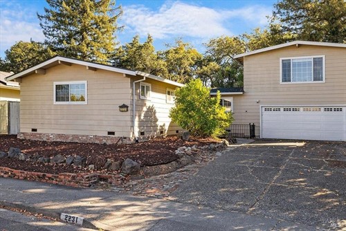 2231 Creekside Rd,  Santa Rosa, CA 95405