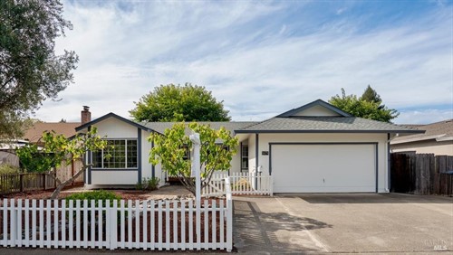 8479 Lakewood Ave,  Cotati, CA 94931