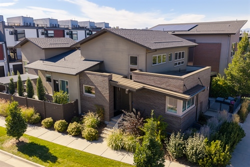 21 Oneida Ct,  Denver, CO 80230