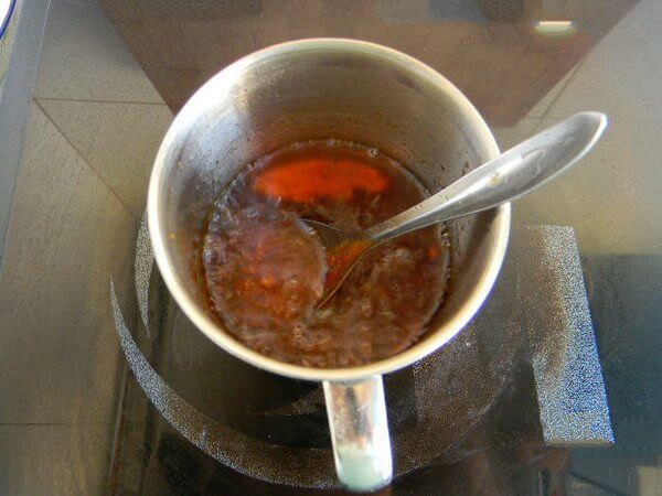 Like to eat chili sauce