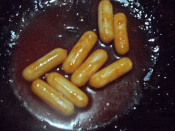 Juice is collected on medium heat. Juice is harvested very fast. Be sure to stir fry.