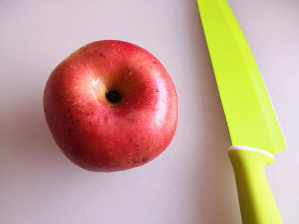 Apple cleaned,