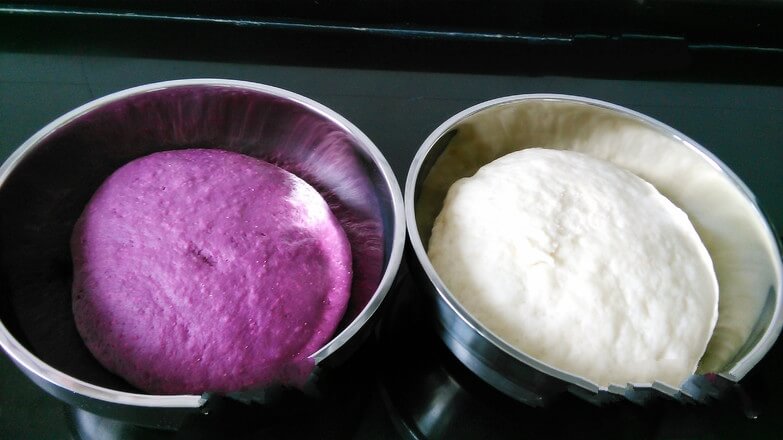 Mix 200 grams of flour