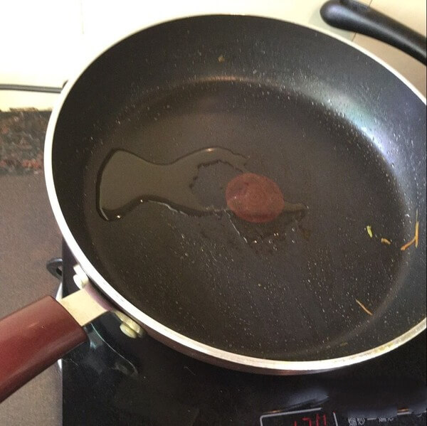 Add oil to the pot