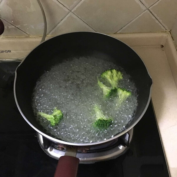 When the rice cooking process is complete