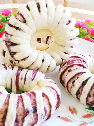 Fancy Purple Potato Roll