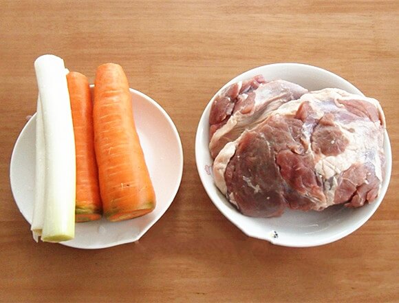 Prepare ingredients.