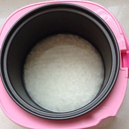 Wash white rice