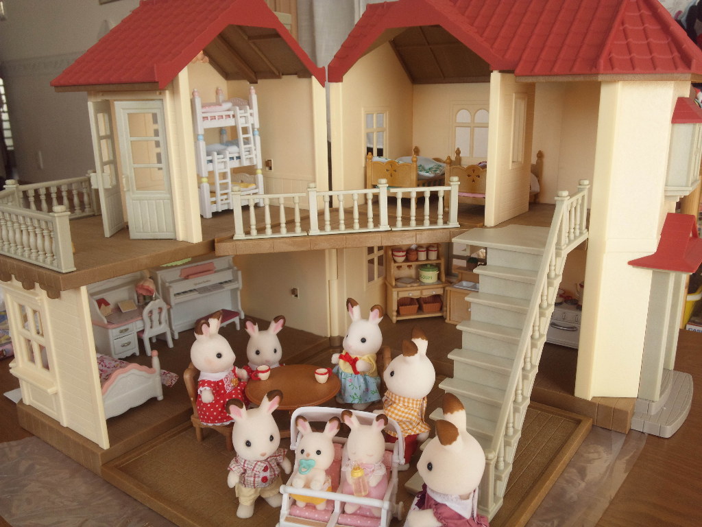 1062_3d模型设计与创作(4247): 高颖卉(b10459017),张智善(b10459017)