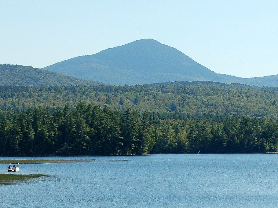 Mt Blue Maine peakery
