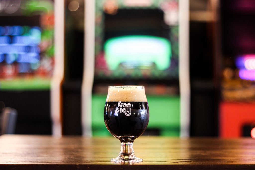 Free Play Arcade Richardson Denton retro videogames sandwiches burger beer local beer near me best venues