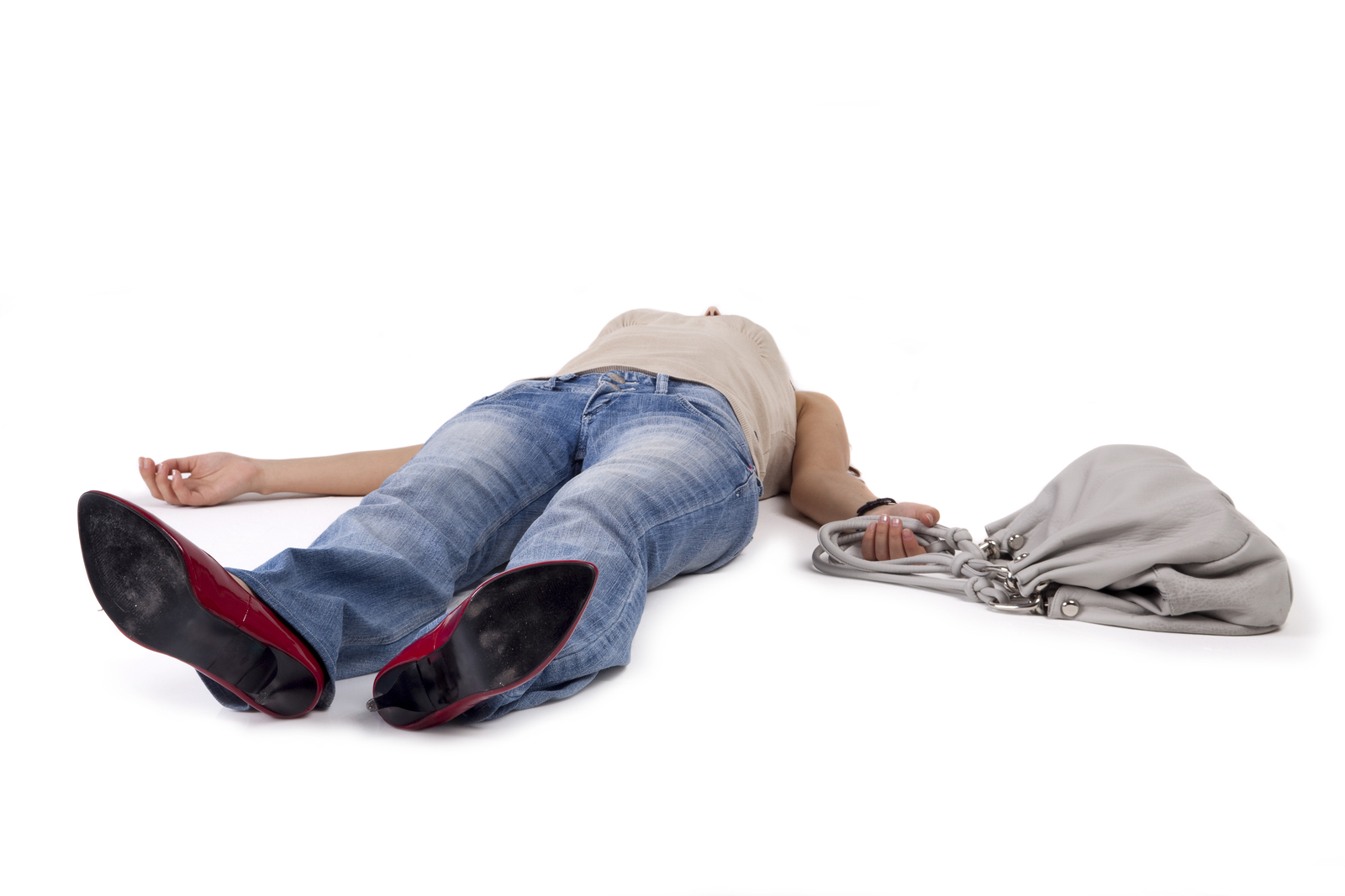 ребенок упал с дивана спиной и головой