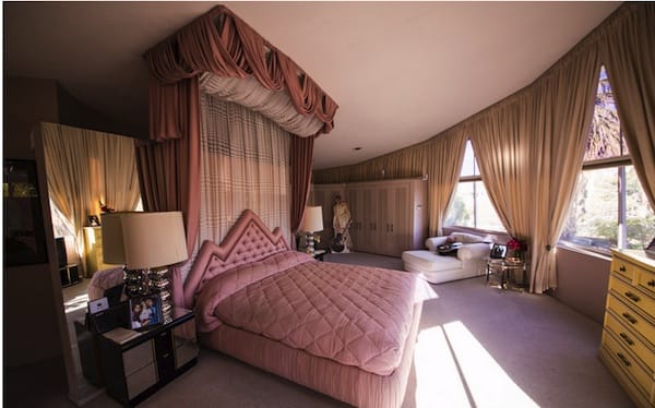 elvisbedroom