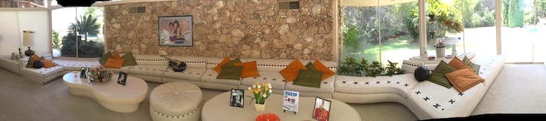 elvislivingroom