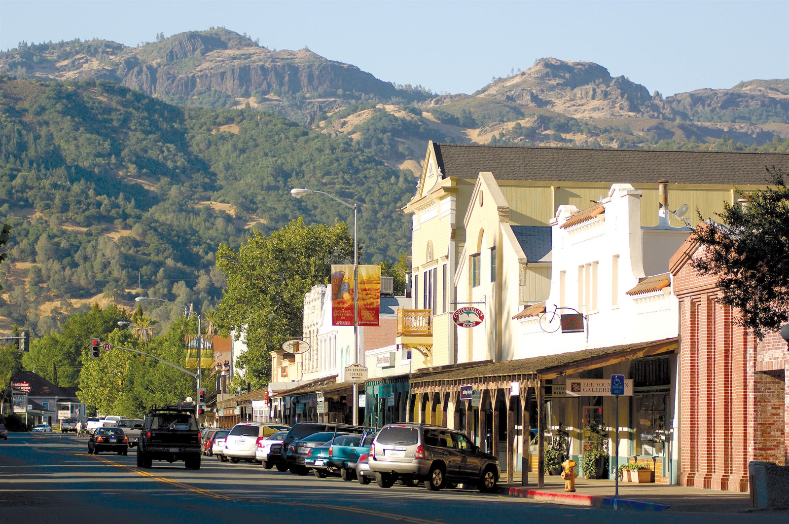 Calistoga_Main_Street_a0e7f5ca-9bdb-40ce-9d15-fba77cd78c9a