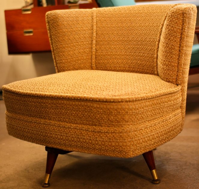 SwivelBase Lounge Chair