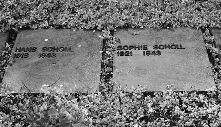 Hans And Sophie Scholl Graves
