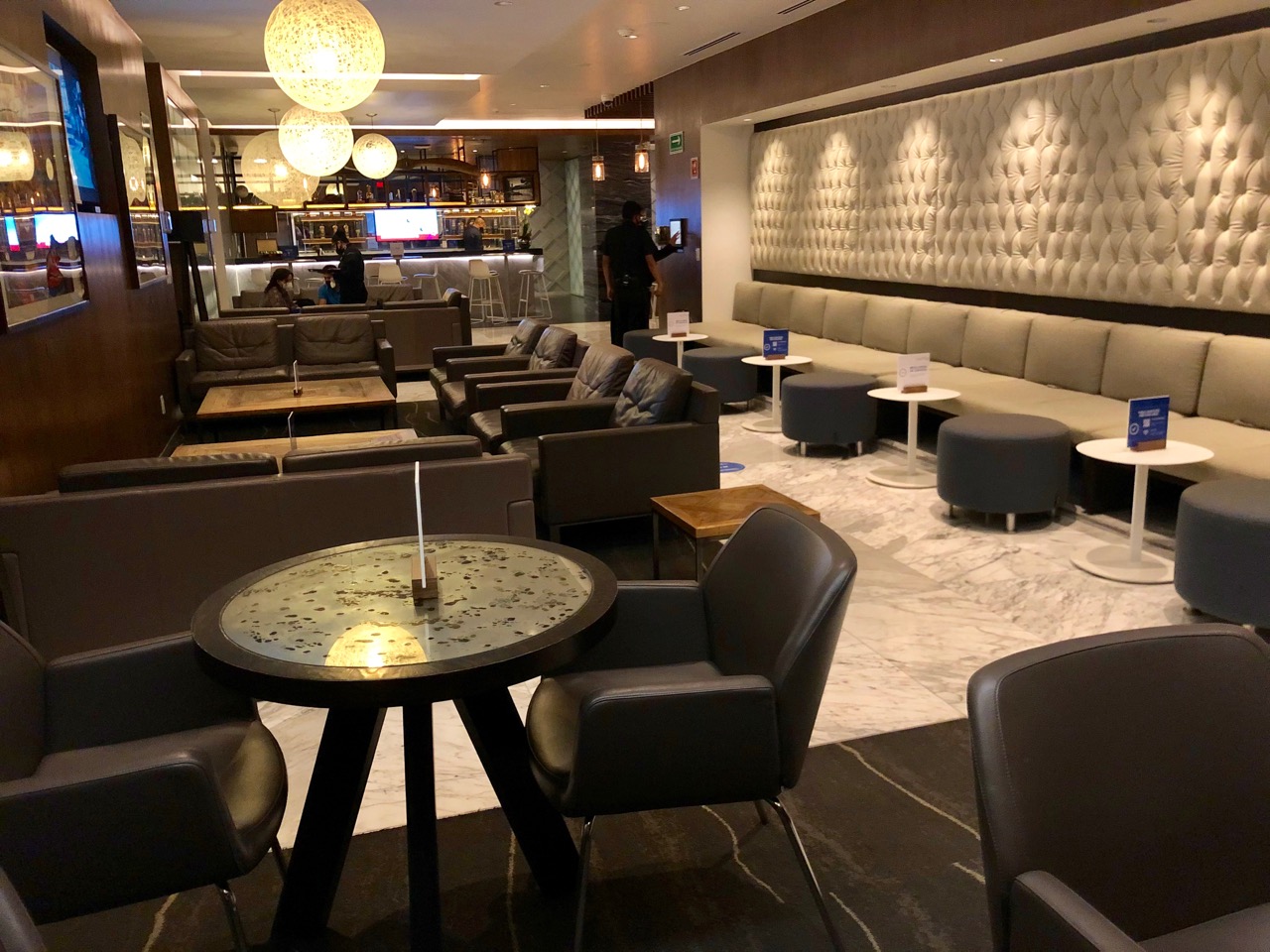 las centurion lounge