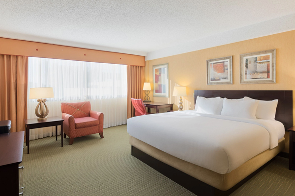 University Plaza Hotel and Convention Center